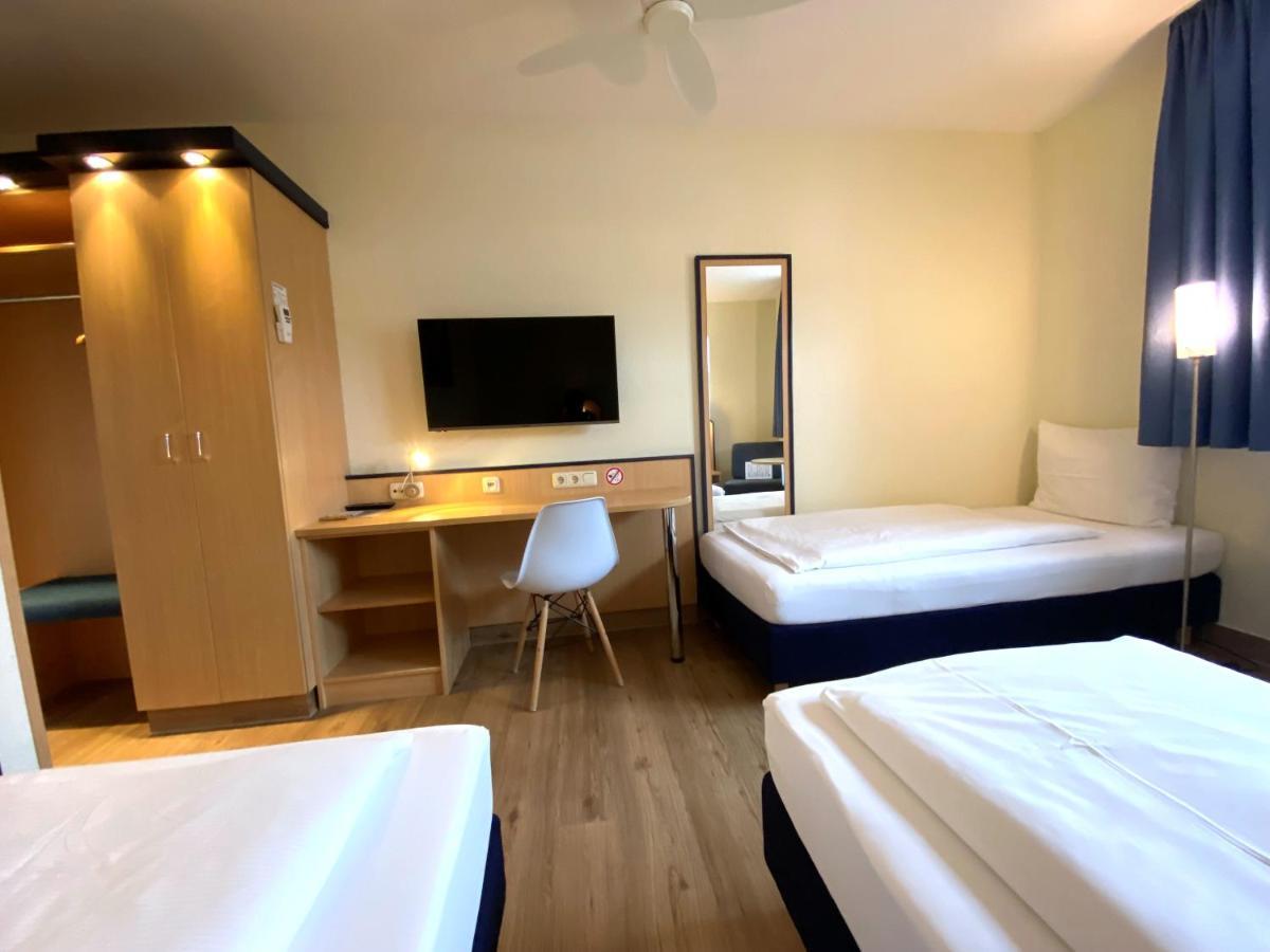 Hotel Am Wiesenweg L 24H Check-In Hausen  Luaran gambar