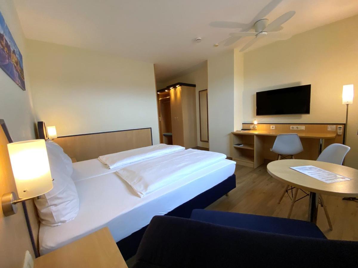 Hotel Am Wiesenweg L 24H Check-In Hausen  Luaran gambar