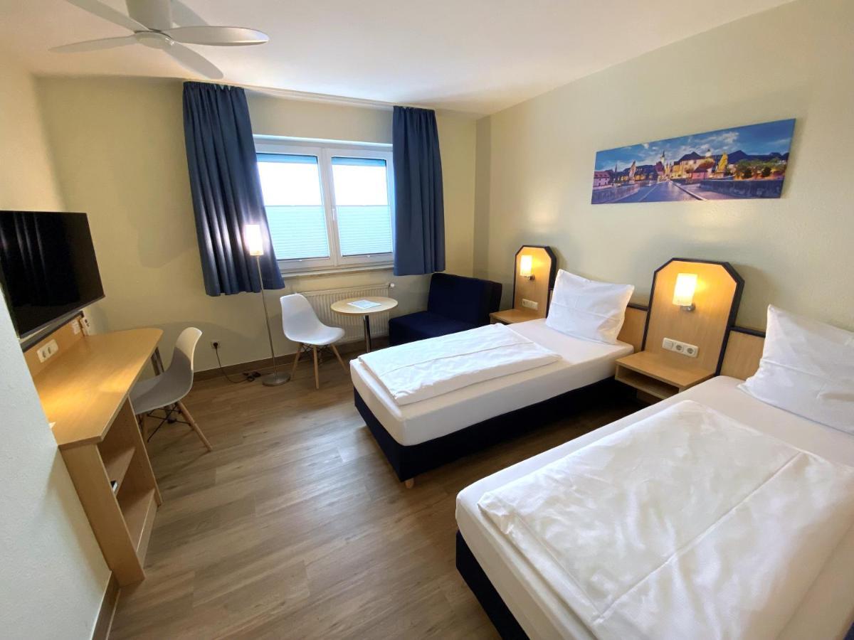 Hotel Am Wiesenweg L 24H Check-In Hausen  Luaran gambar
