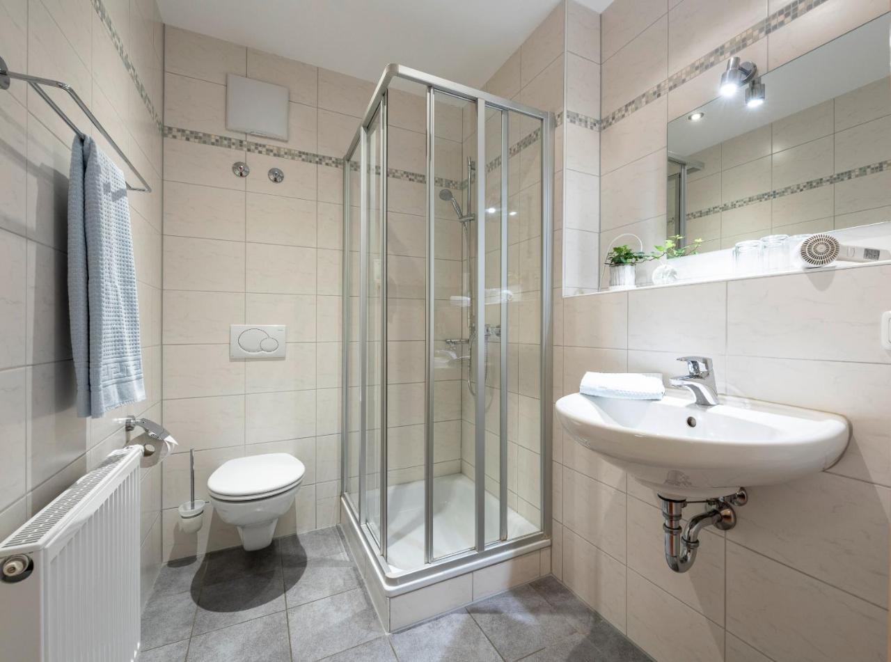 Hotel Am Wiesenweg L 24H Check-In Hausen  Luaran gambar